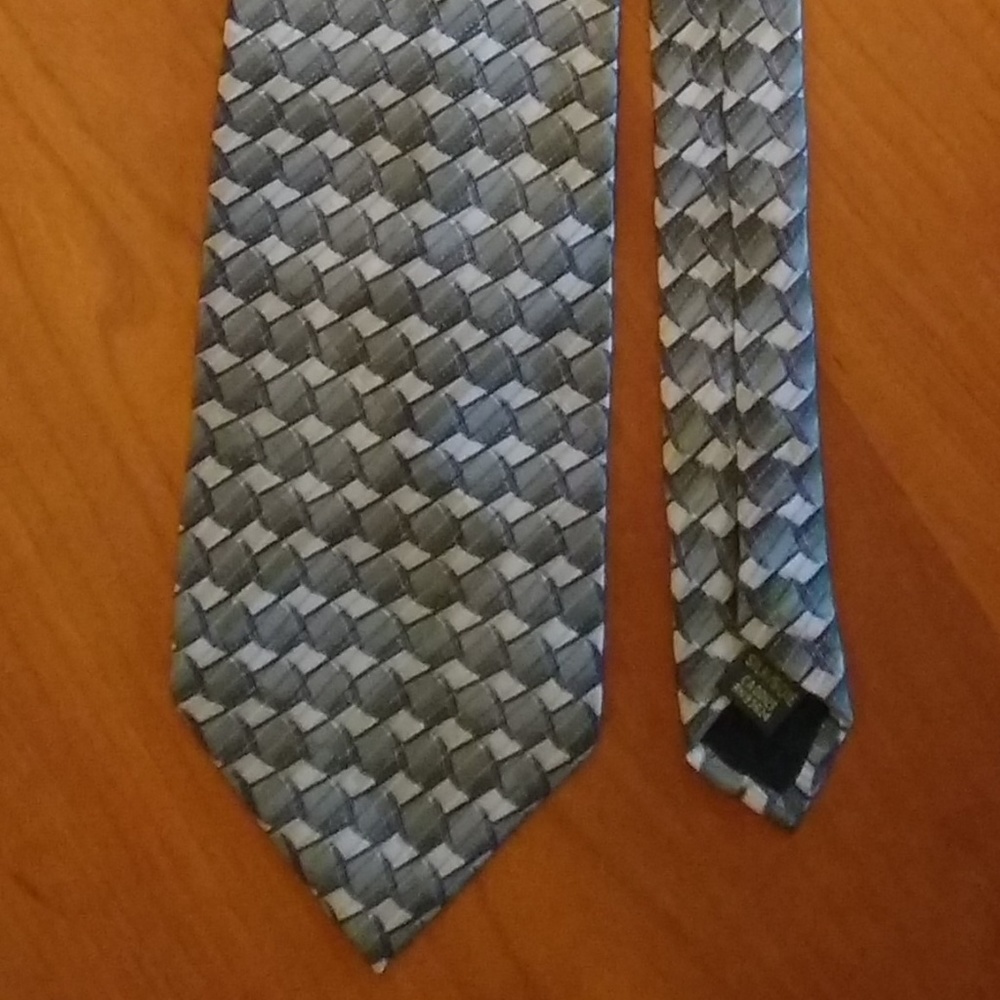 Bill Blass 100% Silk Necktie